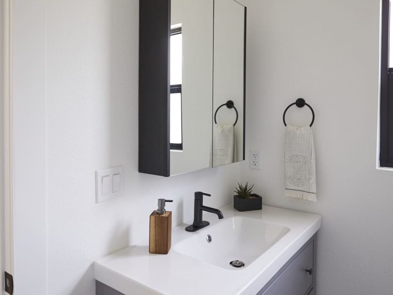 Node Living Los Angeles - Furnished Apartment 908 1H - Bathroom-2