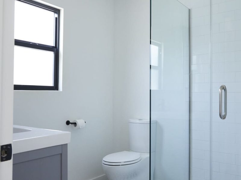 Node Living Los Angeles - Furnished Apartment 908 Everett 2BED - Bathroom