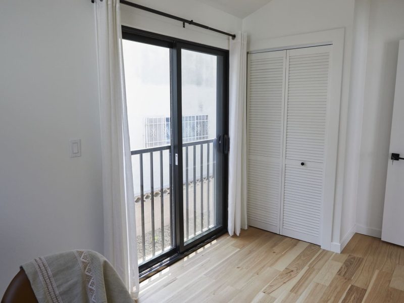 Node Living Los Angeles - Furnished Apartment 908 Everett 2BED - Bedroom