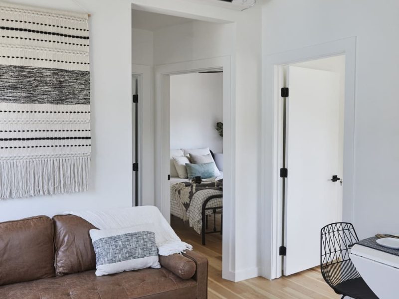 Node Living Los Angeles - Furnished Apartment 908 Everett 2BED - Living Room