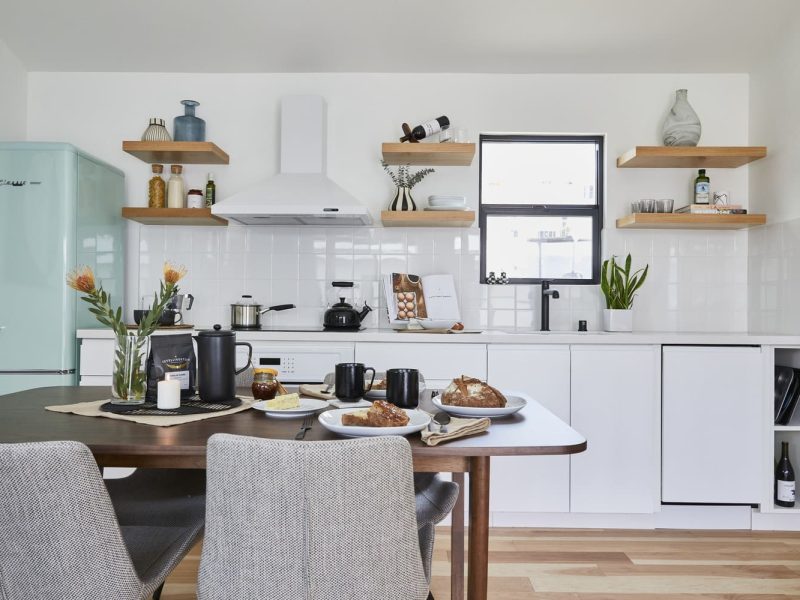 Node Living Los Angeles - Furnished Apartment 910 3Q Everett - Kitchen-2