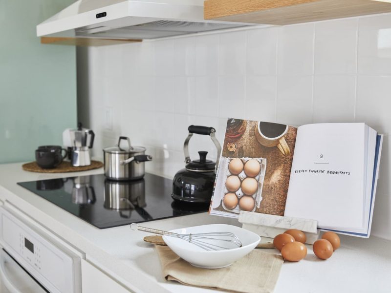 Node Living Los Angeles - Furnished Apartment 910 3Q Everett - Kitchen