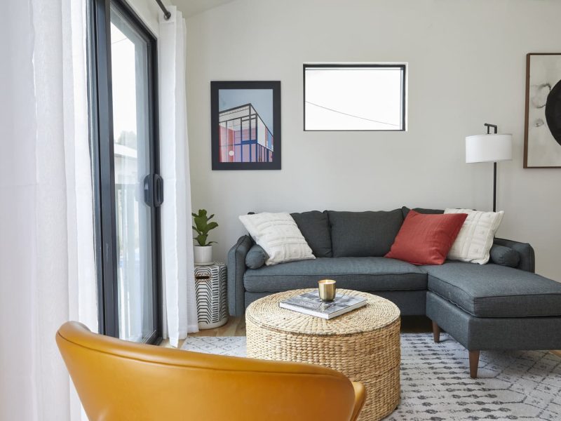 Node Living Los Angeles - Furnished Apartment 910 3Q Everett - Living Room-1