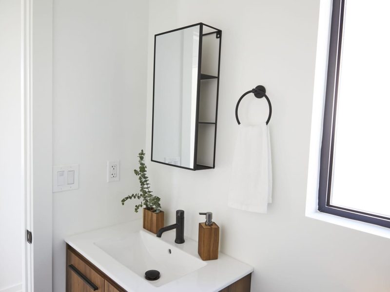 Node Living Los Angeles - Furnished Apartment 914 Everett 3BED - Bathroom