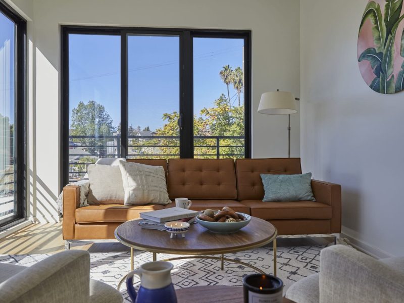 Node Living Los Angeles - Furnished Apartment 914 Everett 3BED - Living Room-1