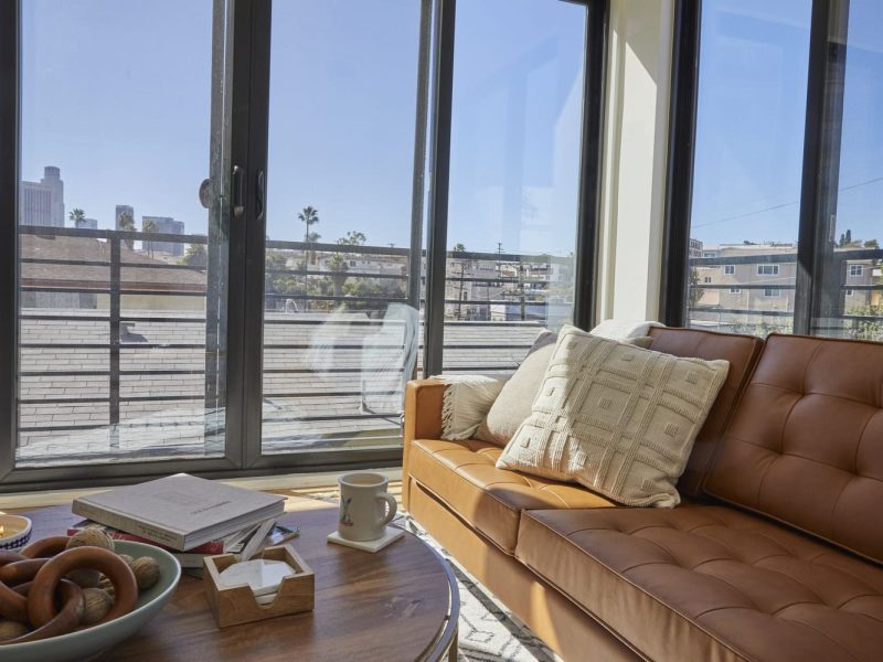 Node Living Los Angeles - Furnished Apartment 914 Everett 3BED - Living Room-5