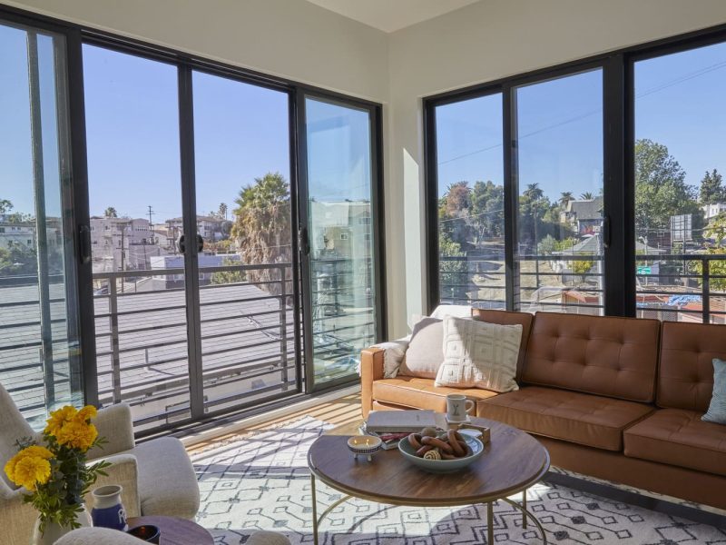 Node Living Los Angeles - Furnished Apartment 914 Everett 3BED - Living Room-6