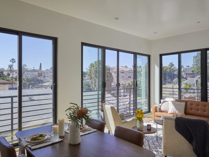 Node Living Los Angeles - Furnished Apartment 914 Everett 3BED - Living Room-7